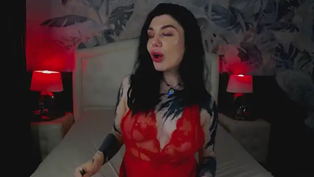 Snapshot of MaeveMoon chatting on 05-08-26, 10:04 MaeveMoon online show from 05-08-26, 10:04