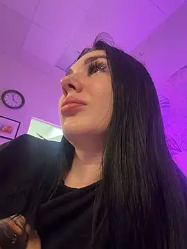 Snapshot of MaeveMoon chatting on 05-29-26, 09:46 MaeveMoon online show from 05-29-26, 09:46