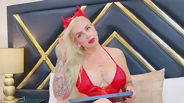 SophieWinsloow online show from 04-29-26, 01:04