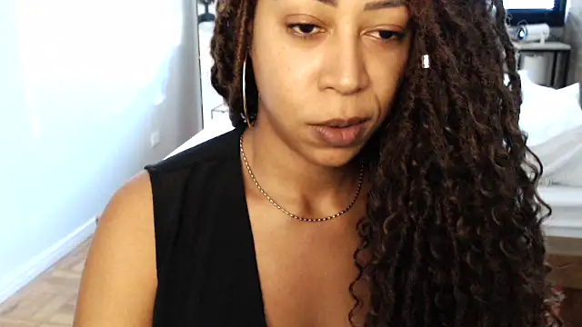 Snapshot of dianagolley420 chatting on 02-17-25, 08:47 dianagolley420 online show from 02-17-25, 08:47