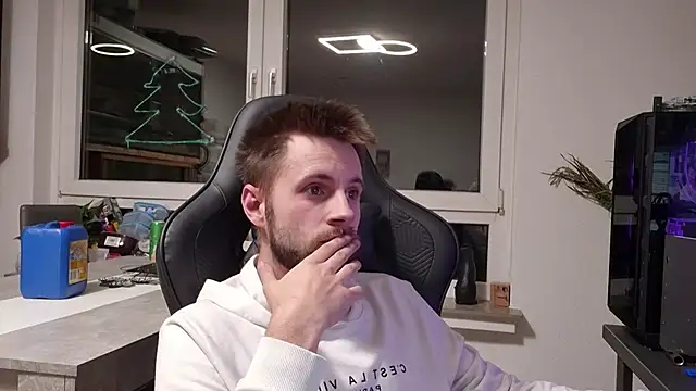 ademandjulia online show from 02-03-26, 09:09