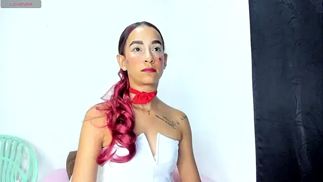 Olivia Stevens online show from 06-18-26, 08:13