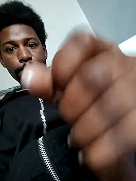 Snapshot of DUMDIDDYDUM99 chatting on 03-13-25, 03:28 DUMDIDDYDUM99 online show from 03-13-25, 03:28