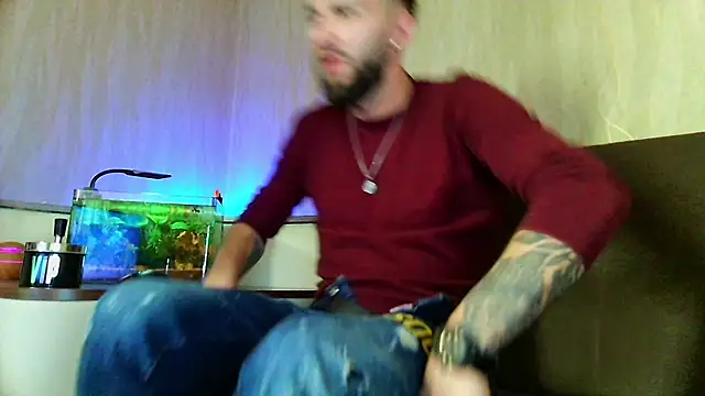 Snapshot of JamieNoxus chatting on 03-08-25, 08:35 JamieNoxus online show from 03-08-25, 08:35