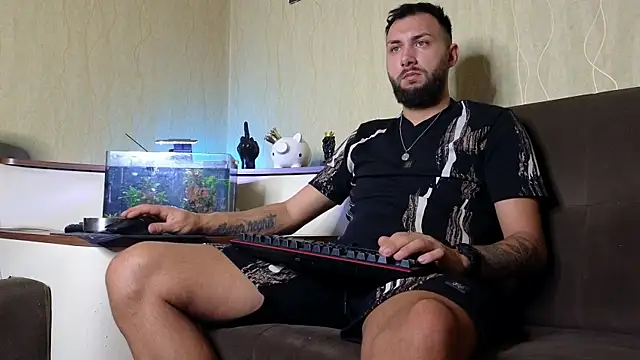 Snapshot of JamieNoxus chatting on 09-22-25, 06:48 JamieNoxus online show from 09-22-25, 06:48