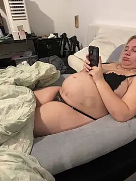 Princessemisse online show from 12-21-25, 05:09