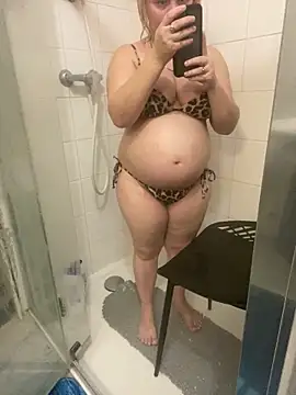 Princessemisse online show from 12-22-25, 04:59