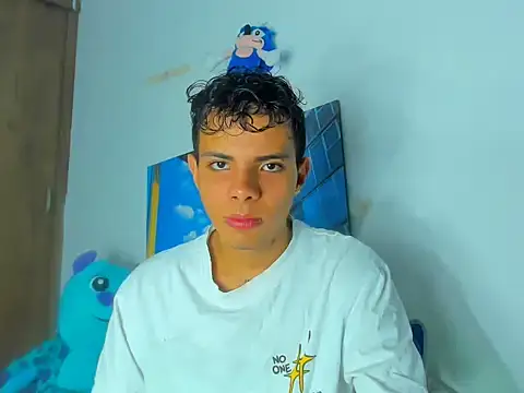 Snapshot of Alessandro_1610 chatting on 03-04-25, 05:00 Alessandro 1610 online show from 03-04-25, 05:00