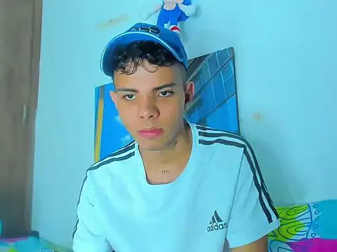 Snapshot of Alessandro_1610 chatting on 03-12-25, 07:57 Alessandro 1610 online show from 03-12-25, 07:57