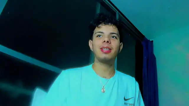 Snapshot of Alessandro_1610 chatting on 10-16-25, 03:07 Alessandro 1610 online show from 10-16-25, 03:07