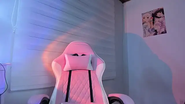 mikusitq  online show from 11-07-25, 11:38