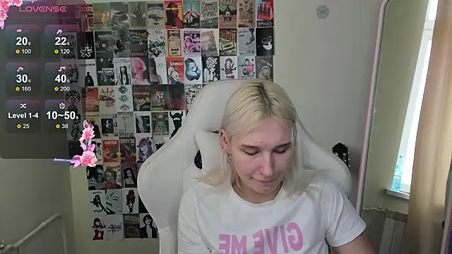 EvelinaLuu online show from 03-01-26, 08:16