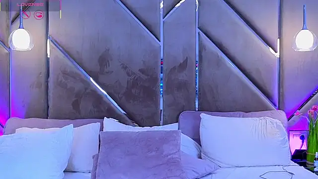 Lellie   online show from 10-03-25, 04:15