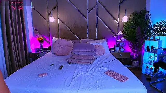 Lellie   online show from 02-25-26, 06:06