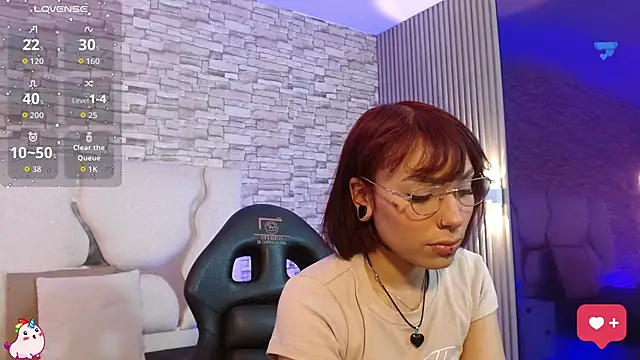 Snapshot of Issa_tay1 chatting on 10-20-25, 07:47 Issa tay1 online show from 10-20-25, 07:47