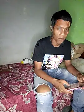 Snapshot of jr121221 chatting on 02-20-25, 03:45 jr121221 online show from 02-20-25, 03:45