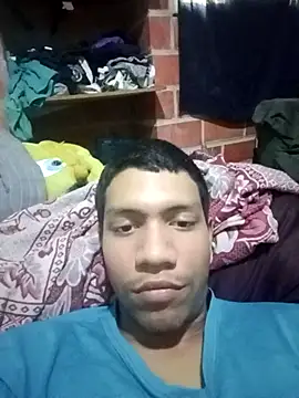 Snapshot of jr121221 chatting on 10-09-25, 09:13 jr121221 online show from 10-09-25, 09:13