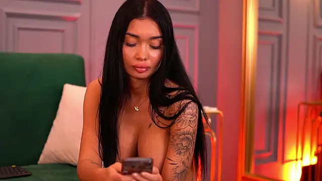 Snapshot of SashaFerrera chatting on 03-02-25, 04:07 SashaFerrera online show from 03-02-25, 04:07