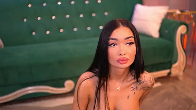 Snapshot of SashaFerrera chatting on 03-10-25, 07:29 SashaFerrera online show from 03-10-25, 07:29