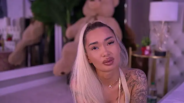 Snapshot of SashaFerrera chatting on 09-11-25, 06:41 SashaFerrera online show from 09-11-25, 06:41