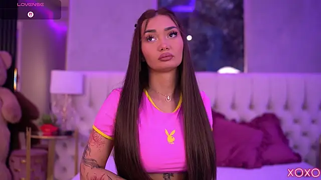 Snapshot of SashaFerrera chatting on 10-02-25, 06:37 SashaFerrera online show from 10-02-25, 06:37