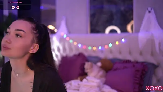 Snapshot of SashaFerrera chatting on 10-30-25, 07:58 SashaFerrera online show from 10-30-25, 07:58