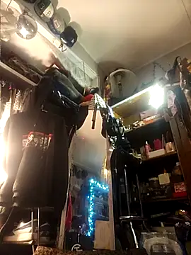 ShysluutGia online show from 11-18-25, 05:45