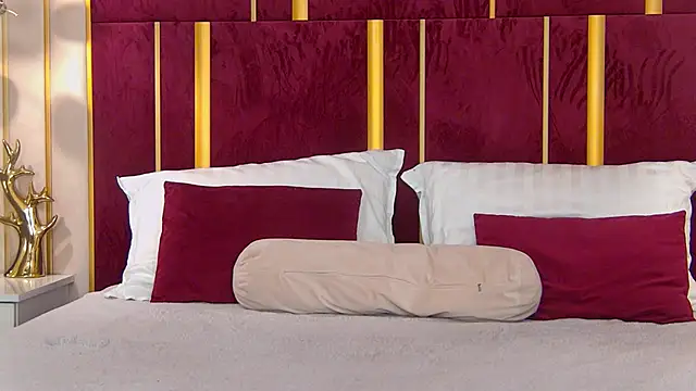 Snapshot of ChloeSins_ chatting on 03-19-25, 08:45 ChloeSins online show from 03-19-25, 08:45