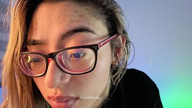 Snapshot of Carolblonde chatting on 06-14-26, 02:24 Carolblonde online show from 06-14-26, 02:24