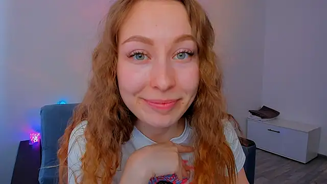 Snapshot of marilinaal chatting on 02-08-25, 11:01 marilinaal online show from 02-08-25, 11:01