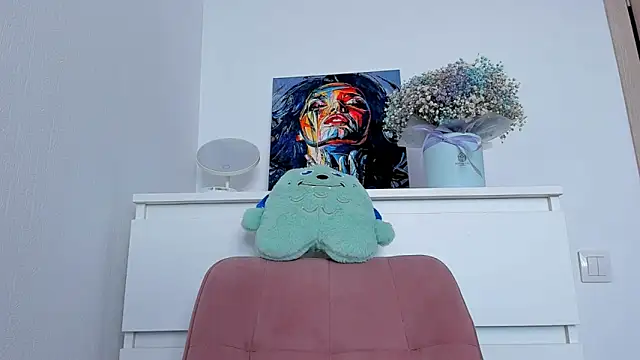 Snapshot of marilinaal chatting on 03-15-25, 10:13 marilinaal online show from 03-15-25, 10:13