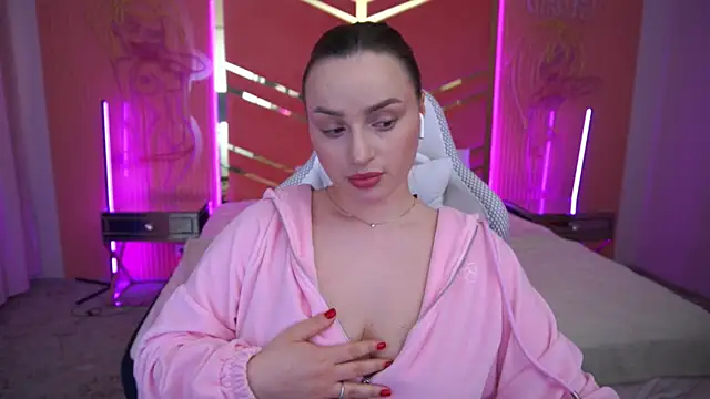 Snapshot of LindsieGreyy chatting on 03-20-25, 11:38 LindsieGreyy online show from 03-20-25, 11:38