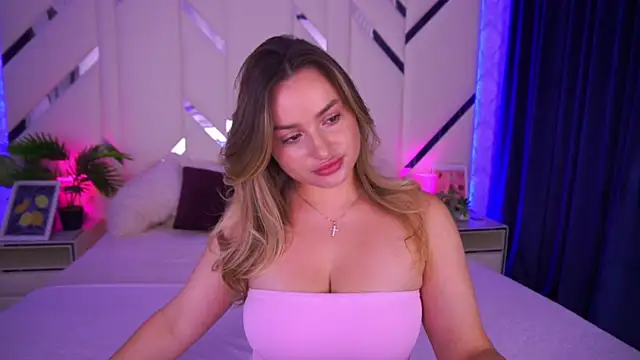 Snapshot of LindsieGreyy chatting on 09-29-25, 06:18 LindsieGreyy online show from 09-29-25, 06:18