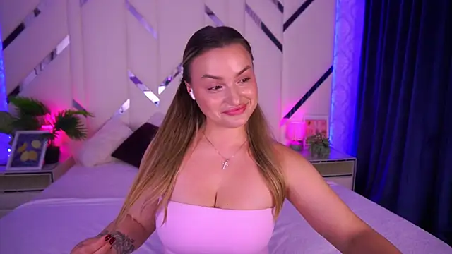 Snapshot of LindsieGreyy chatting on 10-03-25, 06:43 LindsieGreyy online show from 10-03-25, 06:43