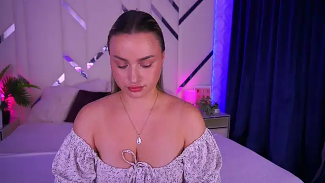 Snapshot of LindsieGreyy chatting on 10-09-25, 07:06 LindsieGreyy online show from 10-09-25, 07:06