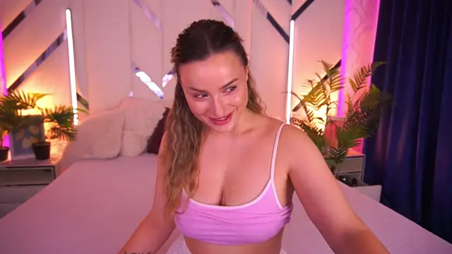 Snapshot of LindsieGreyy chatting on 11-26-25, 08:37 LindsieGreyy online show from 11-26-25, 08:37