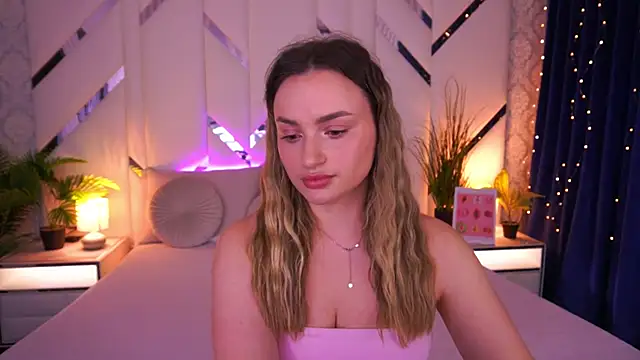 Snapshot of LindsieGreyy chatting on 02-12-26, 09:04 LindsieGreyy online show from 02-12-26, 09:04