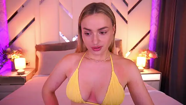 LindsieGreyy online show from 06-26-26, 12:53