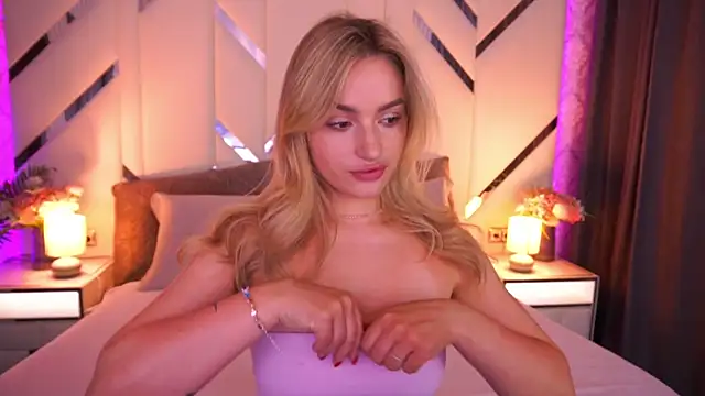 LindsieGreyy online show from 06-27-26, 06:40