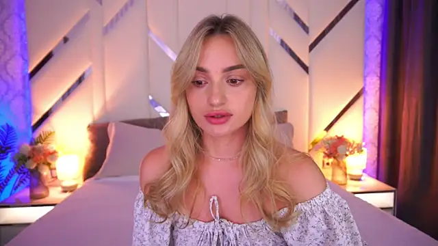 LindsieGreyy online show from 07-09-26, 12:42