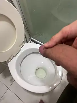 Snapshot of obranquinho21cm chatting on 02-20-25, 06:24 obranquinho21cm online show from 02-20-25, 06:24