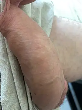 Snapshot of obranquinho21cm chatting on 02-25-25, 04:42 obranquinho21cm online show from 02-25-25, 04:42