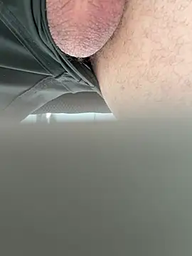 Snapshot of obranquinho21cm chatting on 02-27-25, 02:32 obranquinho21cm online show from 02-27-25, 02:32