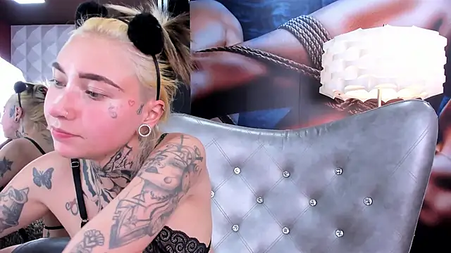 miss   angel online show from 02-11-25, 06:01