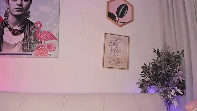 Snapshot of Dhalila_ chatting on 03-22-25, 04:45 Dhalila online show from 03-22-25, 04:45