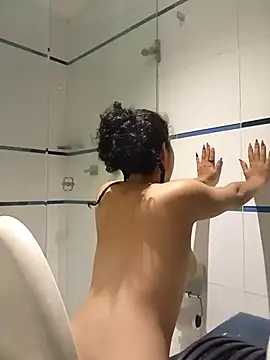 Snapshot of Dhalila_ chatting on 10-04-25, 03:26 Dhalila online show from 10-04-25, 03:26