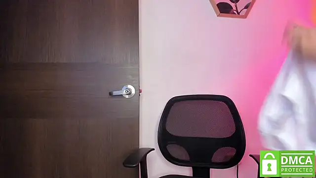 Snapshot of Dhalila_ chatting on 11-08-25, 02:23 Dhalila online show from 11-08-25, 02:23