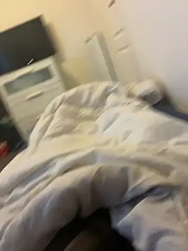 grossebite907 online show from 10-09-25, 04:16