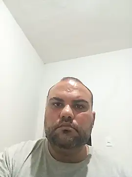 Snapshot of Felipe_OwnZ chatting on 10-31-25, 01:17 Felipe OwnZ online show from 10-31-25, 01:17