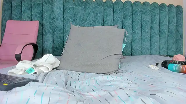 Snapshot of LilyRoxi chatting on 03-14-25, 11:11 LilyRoxi online show from 03-14-25, 11:11